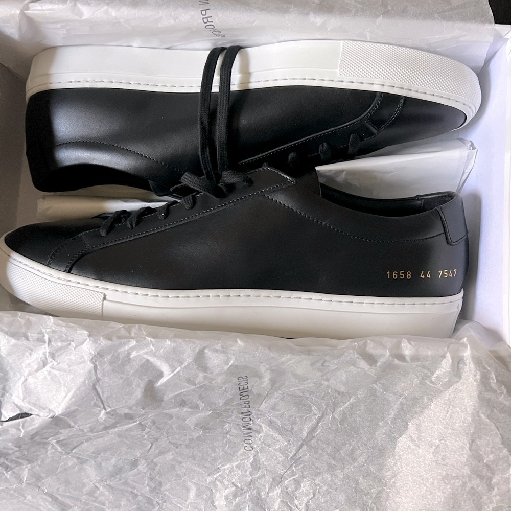 common projects mens achilles  low size 44 or 13.5